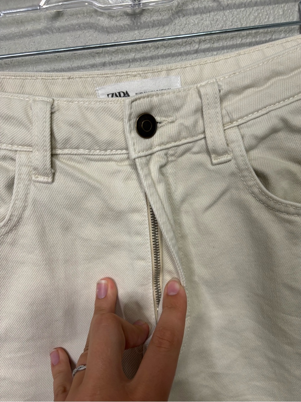 Zara High Rise Mom Fit Denim Shorts Cream Off White Size 2 - Picture 2 of 8